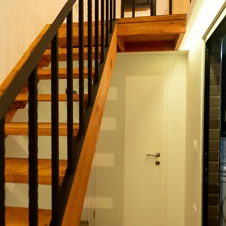 Cozzy Loft-blloku Downtown Guest house