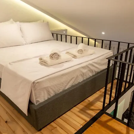 Guest house Cozzy Loft-blloku Downtown
